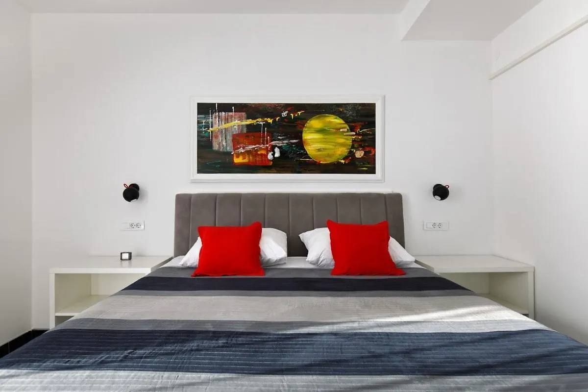 Ark Beach Apartments Σπλιτ