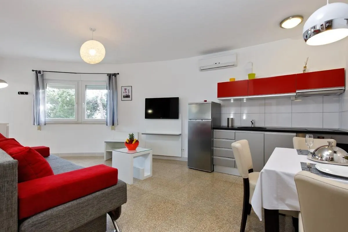 Ark Beach Apartments Split
